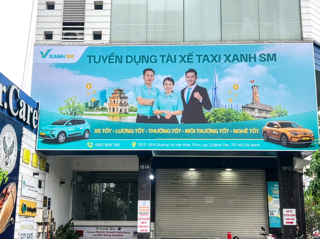 Thi công bảng hiệu - Xanh SM - Final